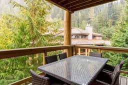Alpine 3BR/3BA:Pool, Balcony, BBQ. 5 Mins to Vill! Sleeps 8