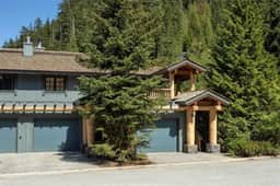 Alpine 3BR/3BA:Pool, Balcony, BBQ. 5 Mins to Vill! Sleeps 8