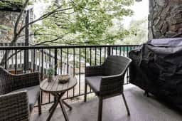 Bright 2BR: Walk to Mtn. & Lake. Pool & NEW Hot Tub.