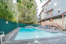 Bright 2BR: Walk to Mtn. & Lake. Pool & NEW Hot Tub.