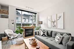 Comfy 1BR: Sleeps 4 with AC. Walk to Everything!