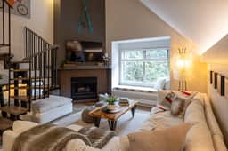 Exquisite 3BR: Steps To Creekside Gondy, Pool, HotTub. Sleeps 8