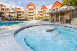 Exquisite 3BR: Steps To Creekside Gondy, Pool, HotTub. Sleeps 8