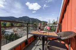 Exquisite 3BR: Steps To Creekside Gondy, Pool, HotTub. Sleeps 8