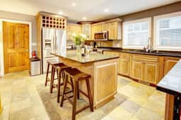 Luxury 5BR Home:Sleeps 8, Private Hot Tub-Near Vill w/ free parking