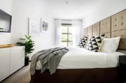 The Aspens Upper Vill 2BR:Pool, Hot Tub, Sleeps 5. Steps to Mtn.