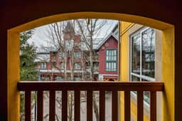 Whistler Vill 2BR: Balcony, Sleeps 6. Steps to Everything!