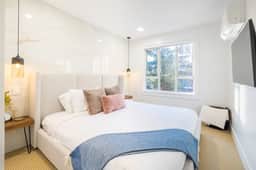 Whistler Vill 2BR: Balcony, Sleeps 6. Steps to Everything!