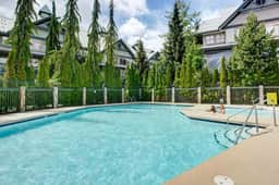 Whistler Vill 2BR: Pool, Hot Tub, Balcony, Free Parking. Walk to Everything