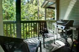 Whistler Vill 2BR: Pool, Hot Tub, Balcony, Free Parking. Walk to Everything