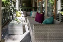 Whistler Vill. 1BR: Pool, Balcony, Walk to Gondola, w/ free parking!