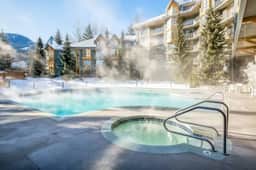 Whistler Village Studio-Pool, Hot Tub, Gym. Steps to Gondola!