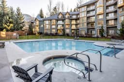 Whistler Vill Studio-Pool, HotTub-Steps to Gondola