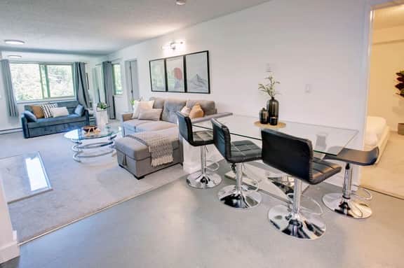 Bright Creekside 2BR:Steps to Gondola & Lake w/ Pool & Balcony!
