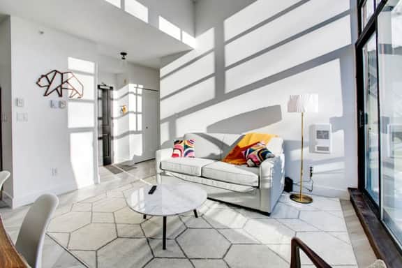Bright Whistler Vill 1BRM: Walk to Everything, Sleeps 4.