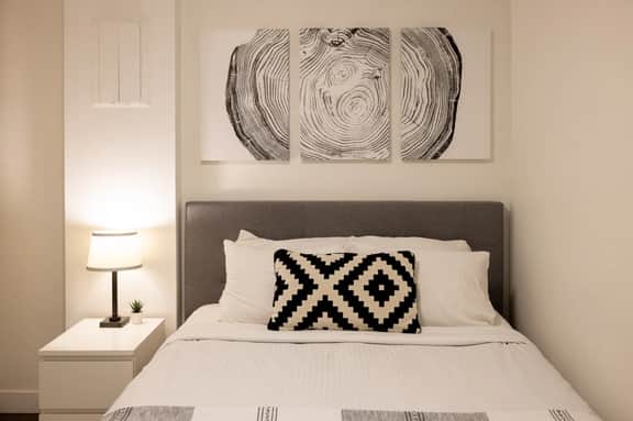 Cozy 1BR & Loft: Sleeps 4, Walk to Mtn. and Lake