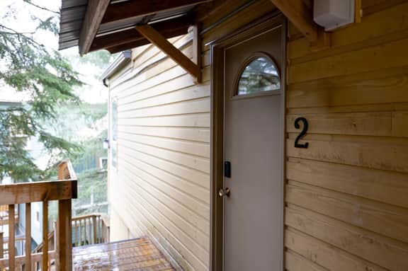 Cozy 1BR & Loft: Sleeps 4, Walk to Mtn. and Lake