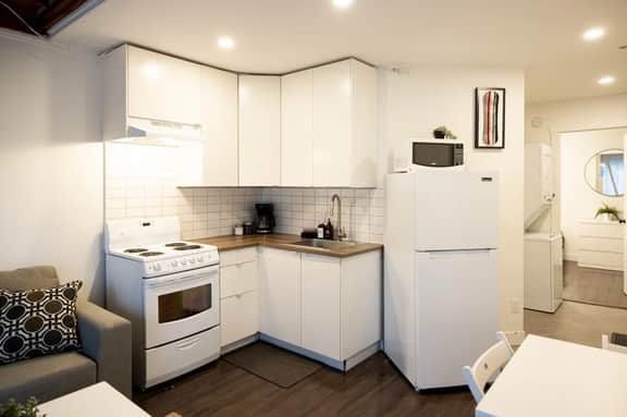 Cozy 1BR & Loft: Sleeps 4, Walk to Mtn. and Lake