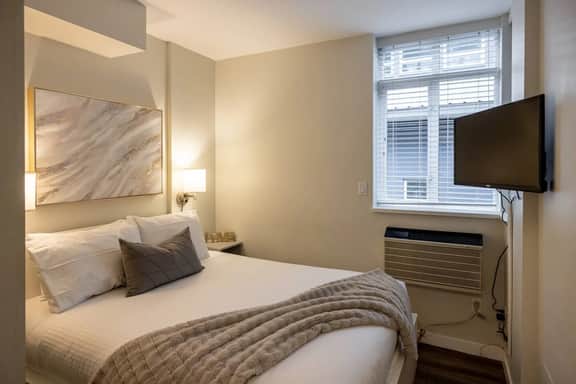 Cozy Whistler Village 1BR: Walk to Everything! Sleeps 4