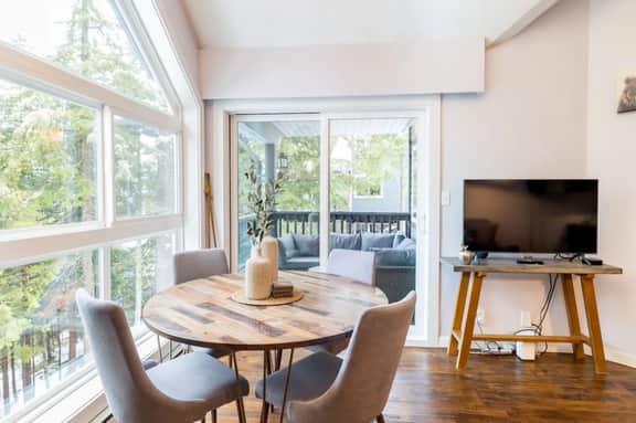 Stunning Creekside 1BRM: Balcony, Walk to Gondola! Free Parking!