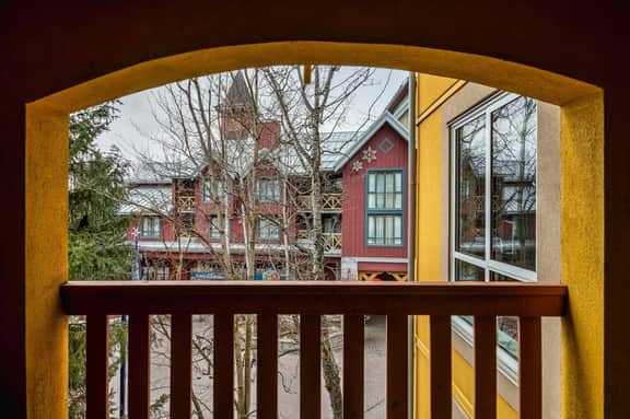Whistler Vill 2BR: Balcony, Sleeps 6. Steps to Everything!