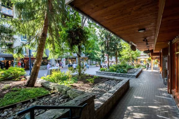 Whistler Vill 2BR: Balcony, Sleeps 6. Steps to Everything!