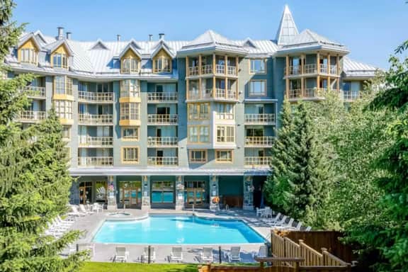 Whistler Vill Studio-Pool, HotTub-Steps to Gondola